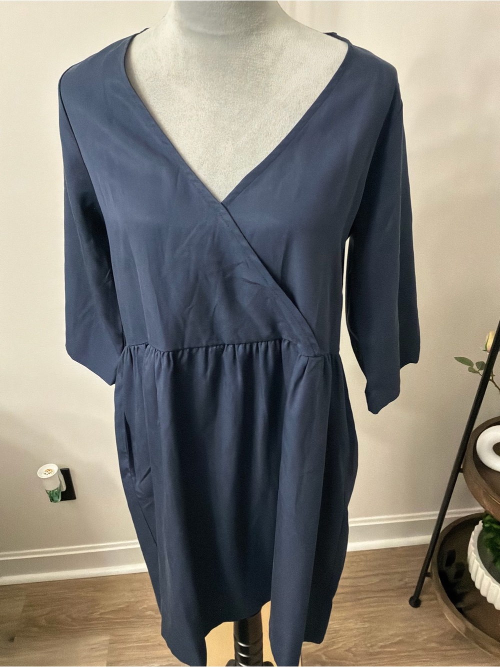 LA Relaxed Elegant Navy V-Neck Wrap Midi Dress